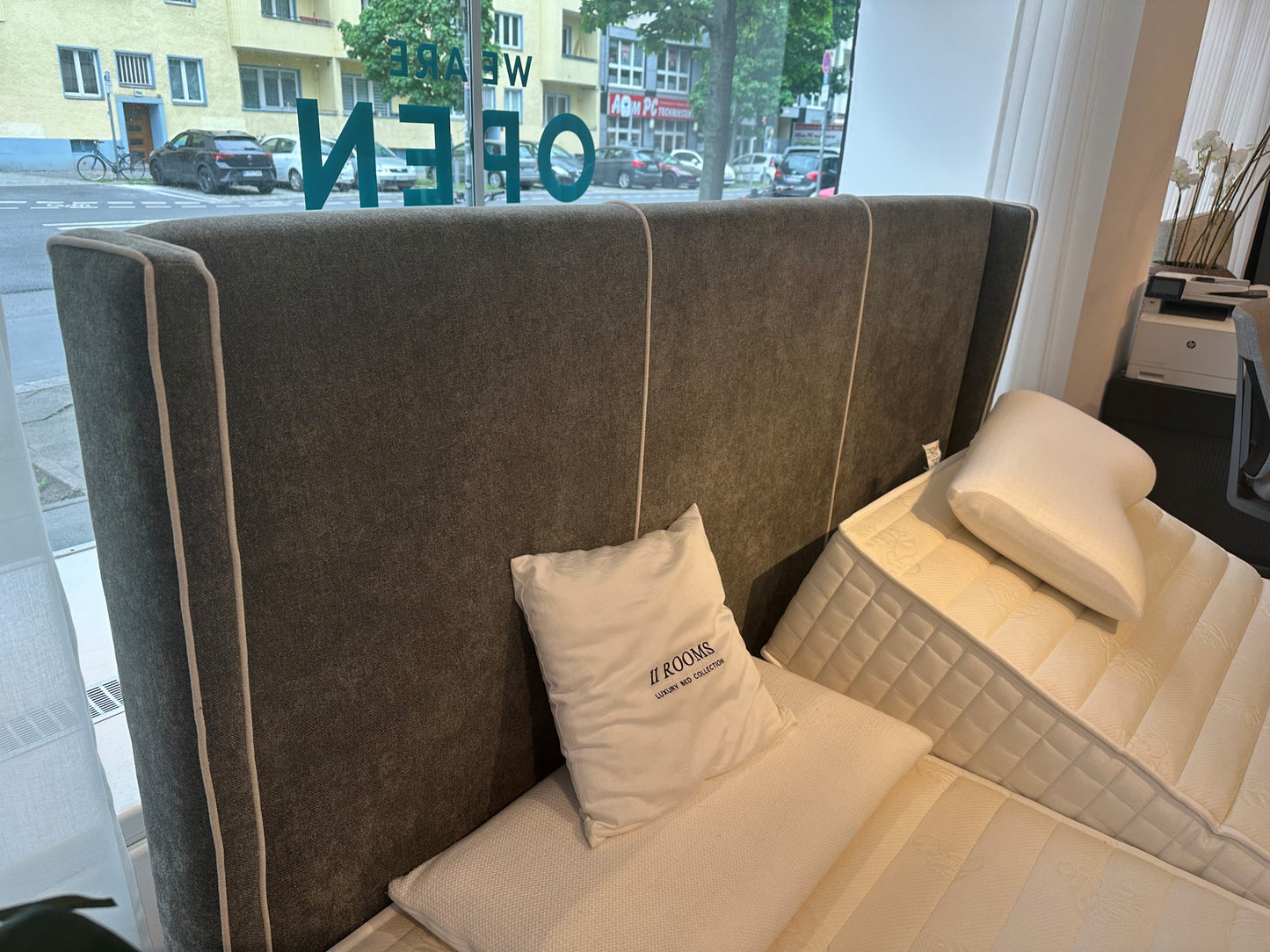 Knights motorisches Boxspringbett 180x200 mit 2x Royal Silk Matratze a 90x200cm