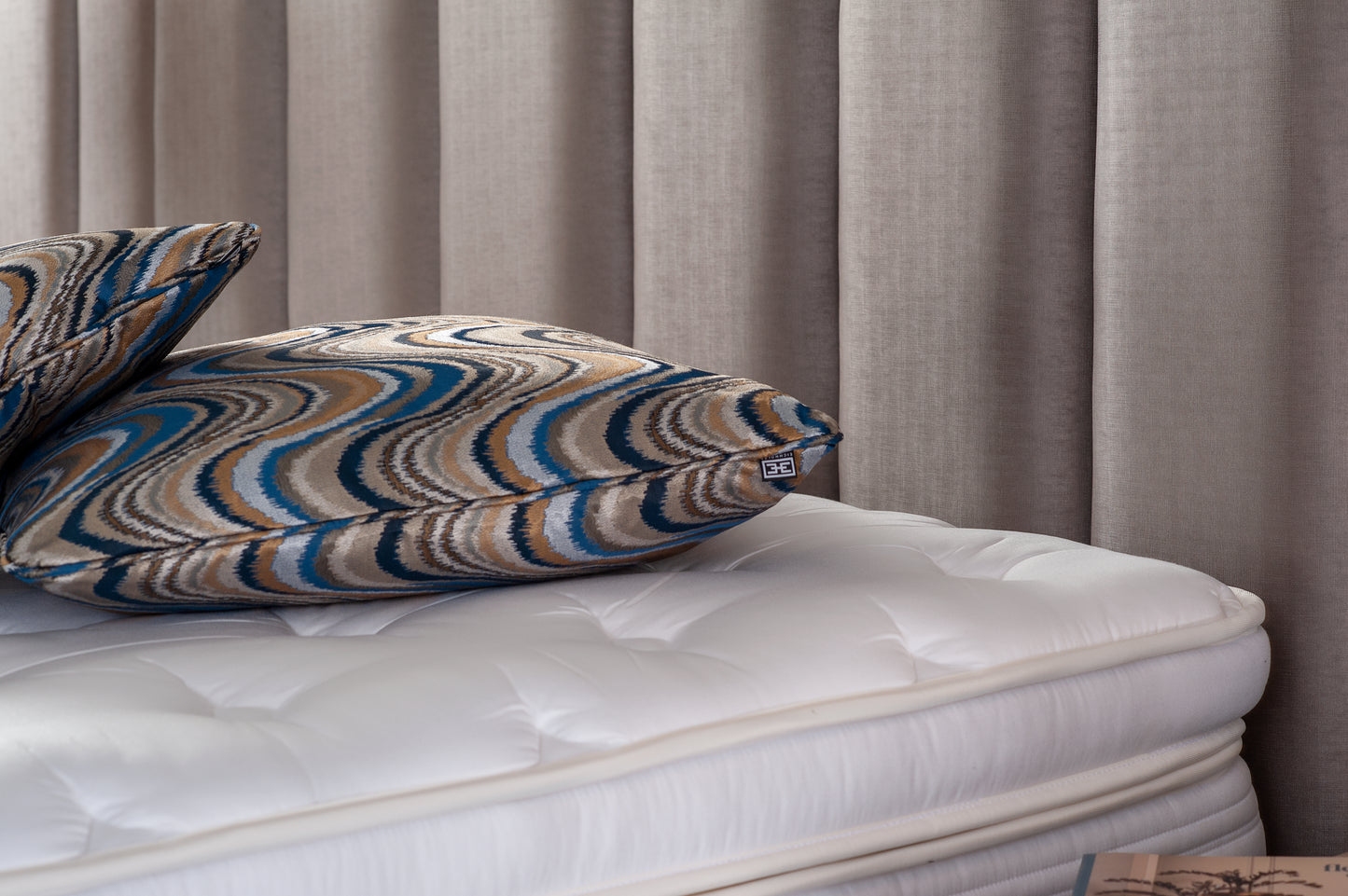 Boxspringbett Stripe Vertical XL